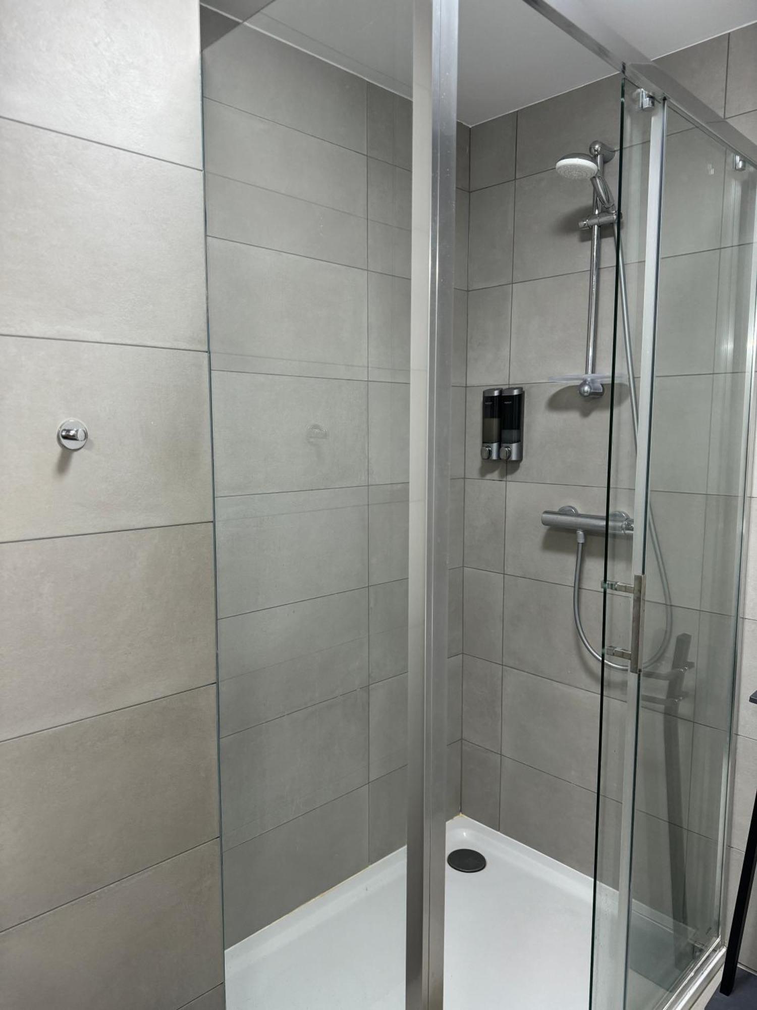 圣尼古拉Liege Luxe & Jacuzzi Sous Les Etoiles公寓 外观 照片